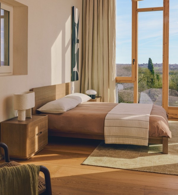 Кровать Arelida из дуба со светло-коричневой отделкой, для матраса 180 x 200 см