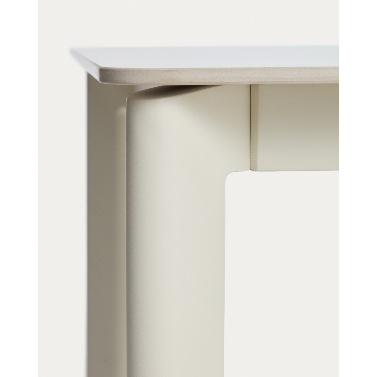 Уличный стол Anafi с бежевой столешницей из спеченного камня, 140 x 80 см