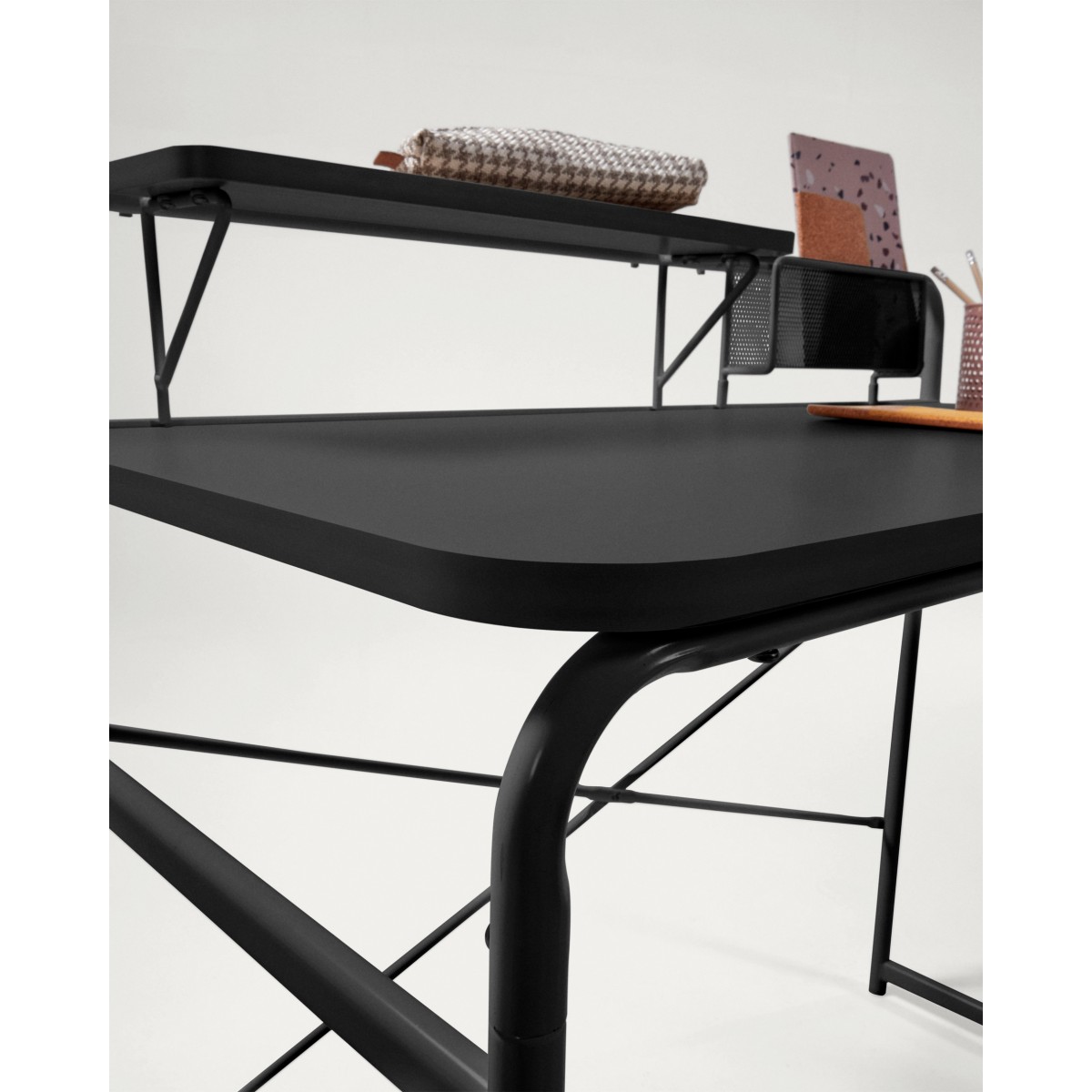 Письменный стол Foreman 98 x 48 черный