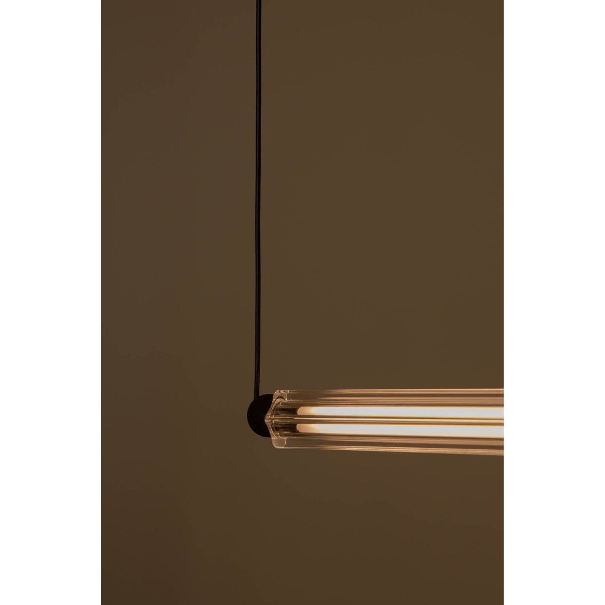 Подвесной светильник LUMINA 600 1L COLGANTE HORIZL черный LED 12W 2200K