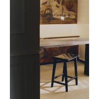 Табурет Calixta из кожи и красного дерева с черной отделкой