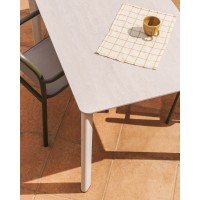 Уличный стол Anafi с бежевой столешницей из спеченного камня, 140 x 80 см