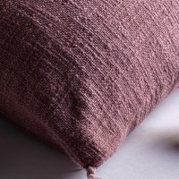 Подушка декоративная Tatas в розовом цвете