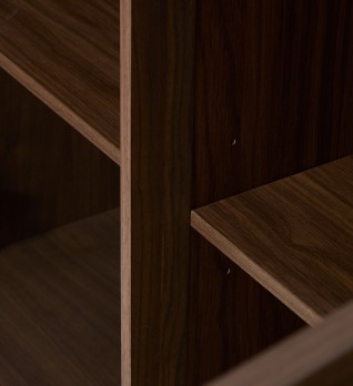 Комод Onix с отделкой из орехового шпона темного цвета, 150 x 80 см