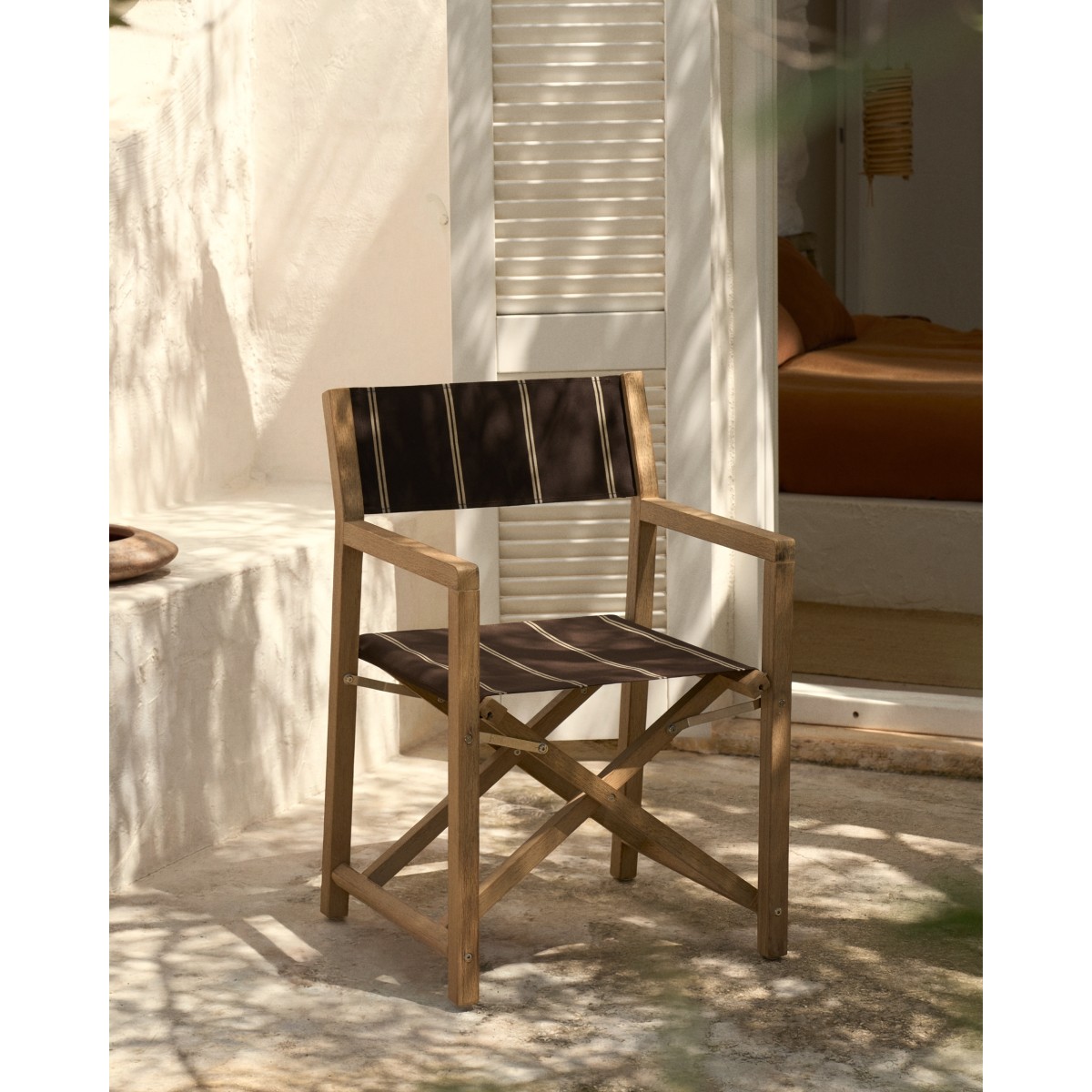 Складной уличный стул Vilara коричнево-бежевый с каркасом из акации