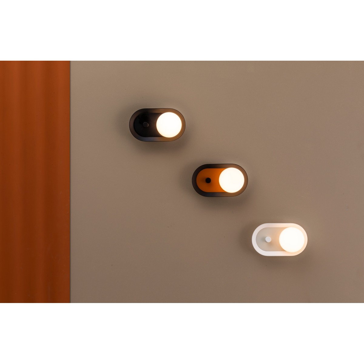 Черный настенный светильник Maya LED 8W 2700K