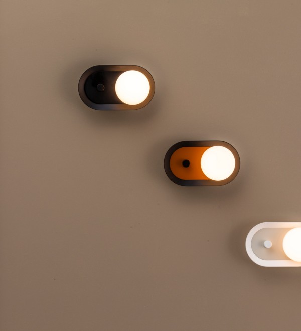 Черный настенный светильник Maya LED 8W 2700K