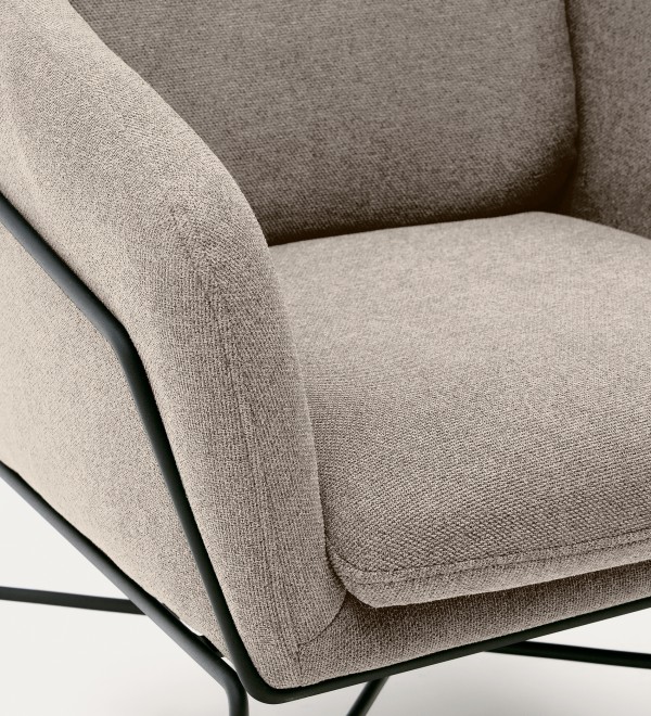 Brida Кресло бежевое на черных стальных ножках