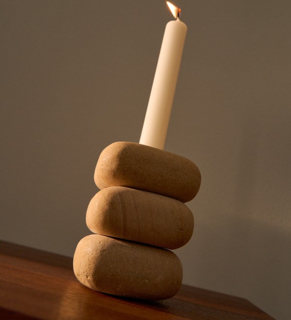 Подсвечник из бежевого песчаника Liren, 11 см