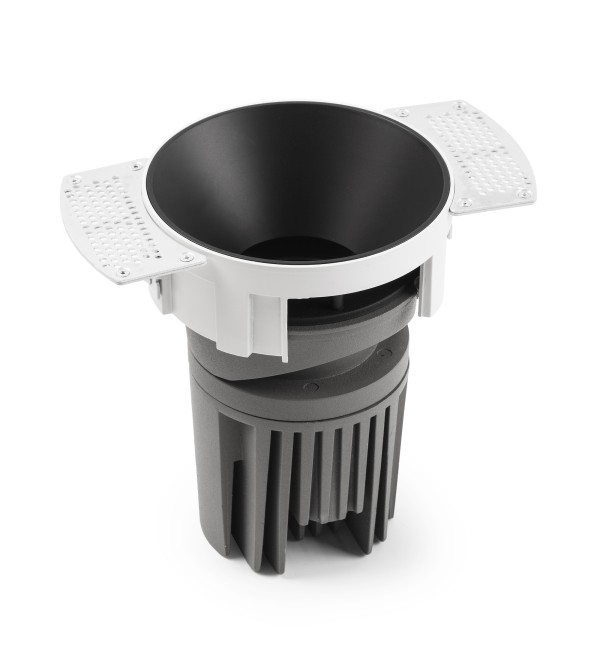 Deep 90 Downlight круглый без рамки черный 15° 3000K CRI95 STRIPY