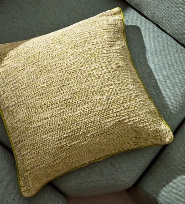 Чехол для подушки  Brisella из жаккарда зелёного цвета 45 x 45 см