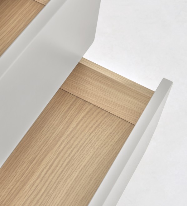Комод Anielle из массива и шпона ясеня с тремя ящиками 60 x 117 см
