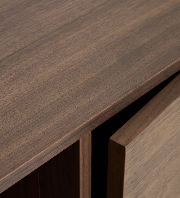 Комод Onix с отделкой из орехового шпона темного цвета, 150 x 80 см