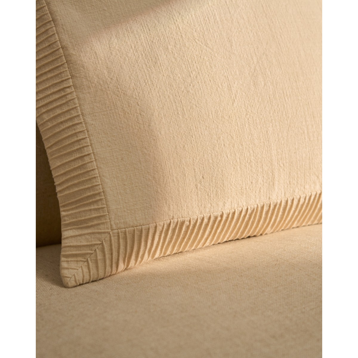Чехол для подушки Luadia из хлопка цвета экрю с плиссировкой, 50 x 50 см