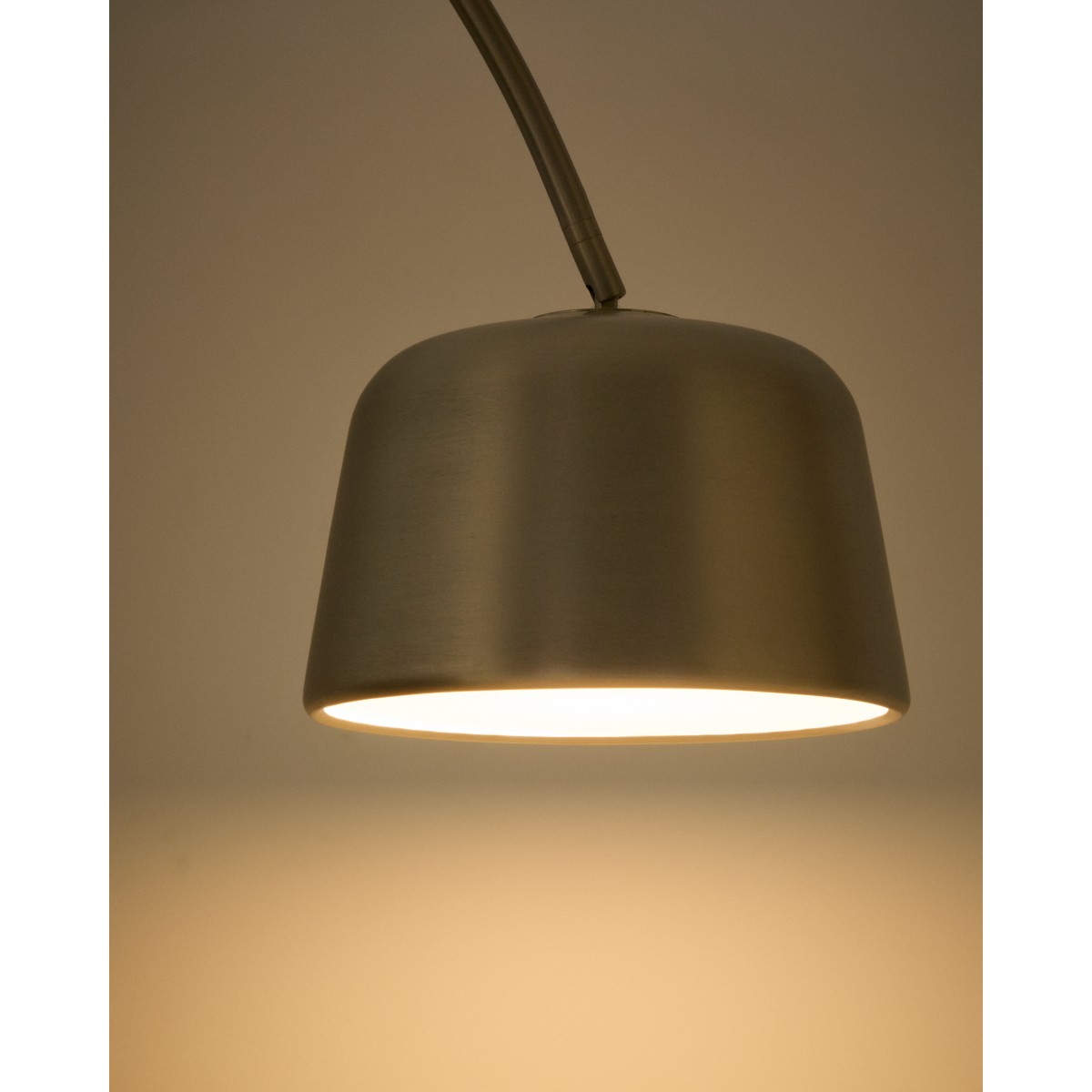 Напольная лампа Arnolia из матовой стали и белого мрамора