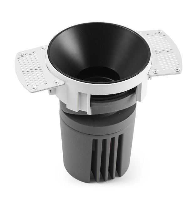 Встраиваемый светильник DEEP 78 R SMARCO черный 15° 2700K CRI90 STRIPY