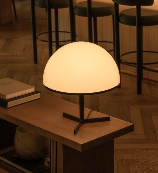 DOME M Настольная лампа черная 1XE27