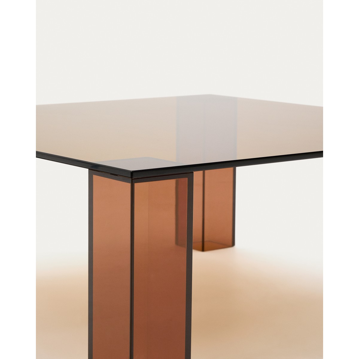 Журнальный столик Adularia из стекла коричневого цвета 85 x 85