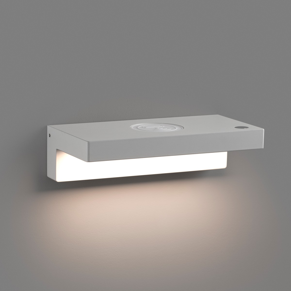 Бра Well с беспроводной зарядкой +USB