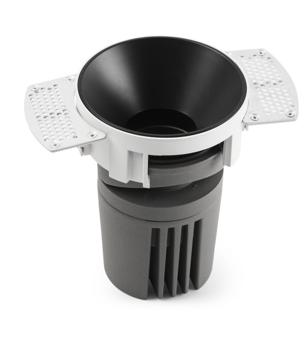 Встраиваемый светильник DEEP 78 R SMARCO черный 60° 3000K CRI95 STRIPY