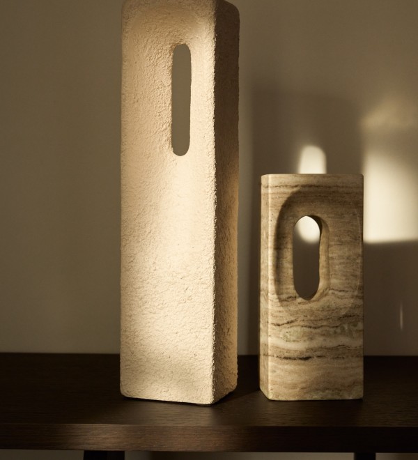 Скульптура Vriona из папье-маше цвета экрю 11 x 44,5 см