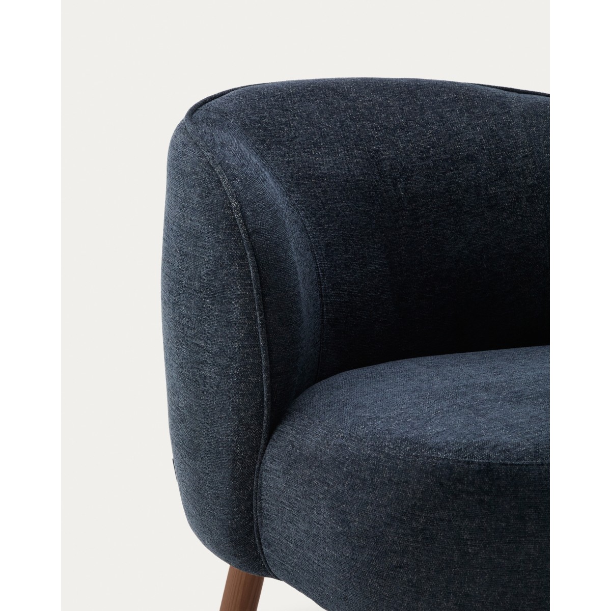 Кресло Ulit из сине-серой синели с ножками из ясеня с отделкой под орех