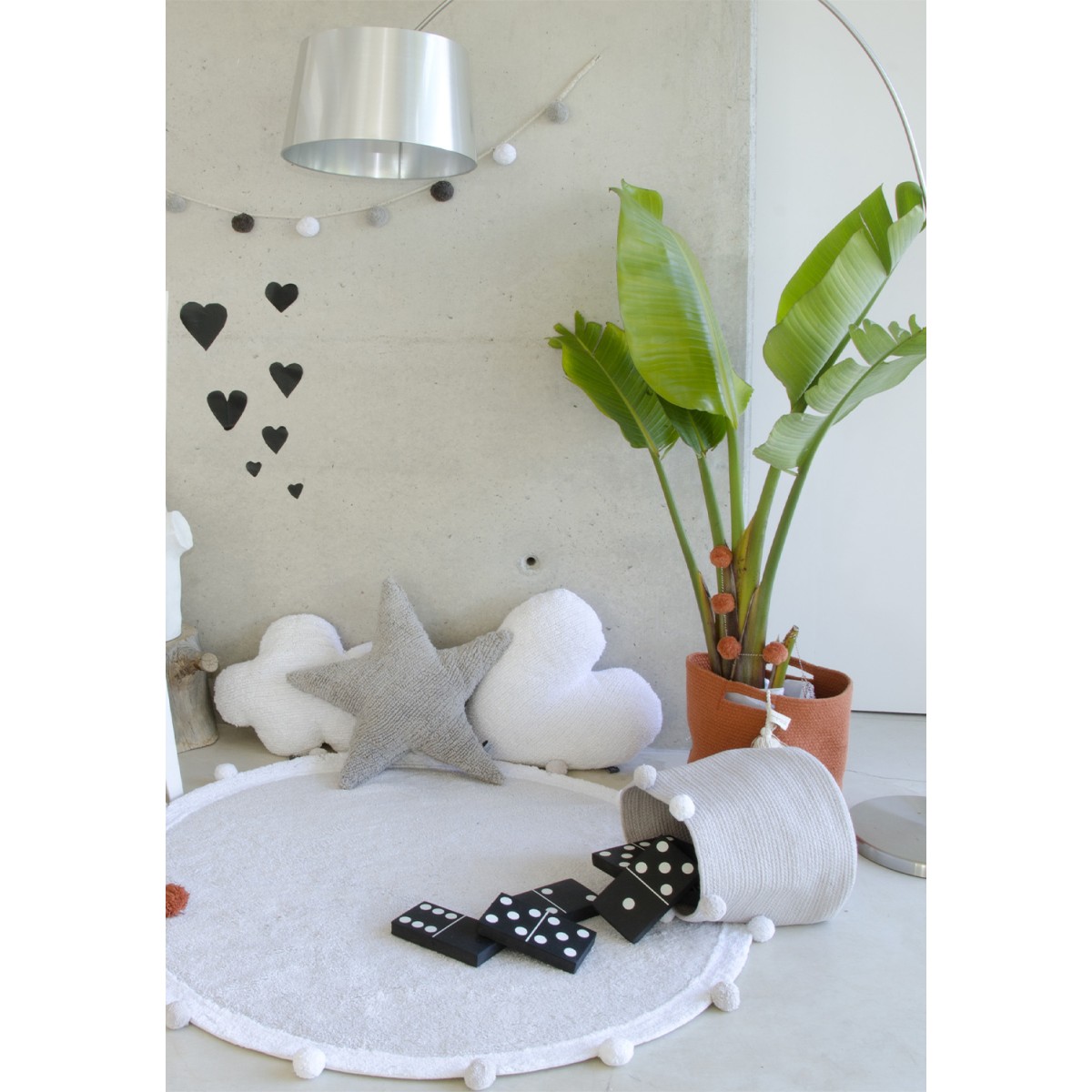 Корзина с помпонами серая 30*30*30