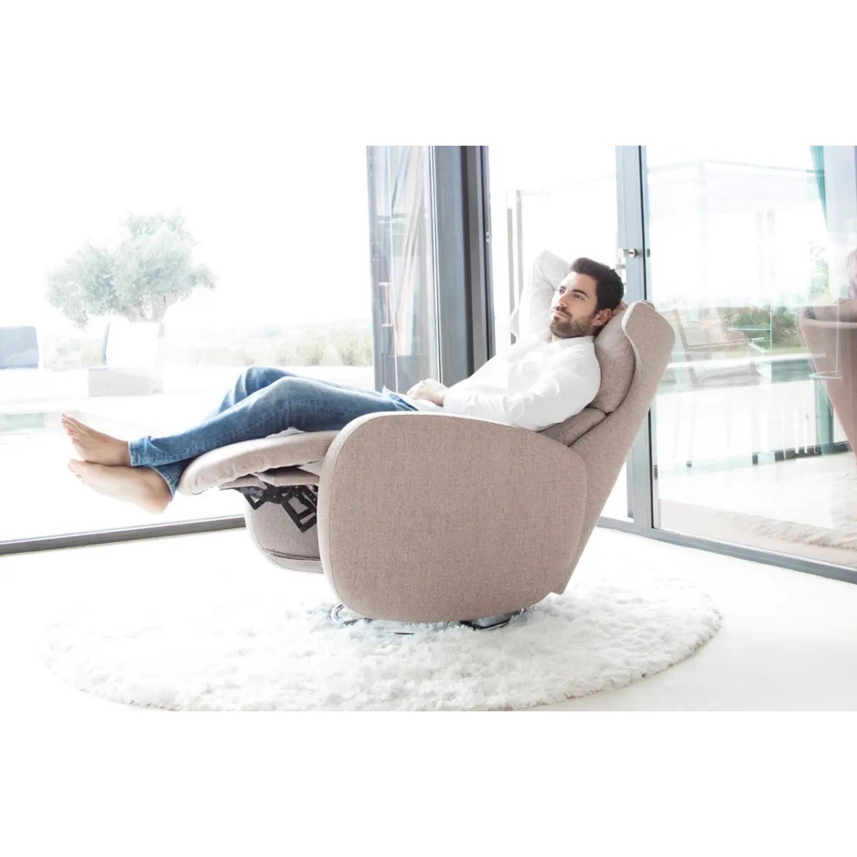 Кресло-реклайнер Kim с электроприводом