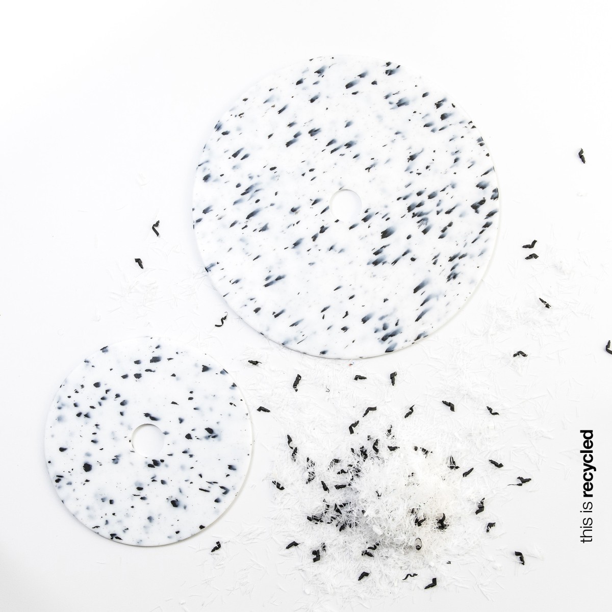 Подвесной светильник Confetti из переработанного пластика мраморный ø45 см