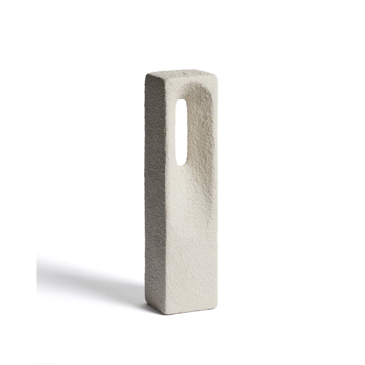 Скульптура Vriona из папье-маше цвета экрю 11 x 44,5 см