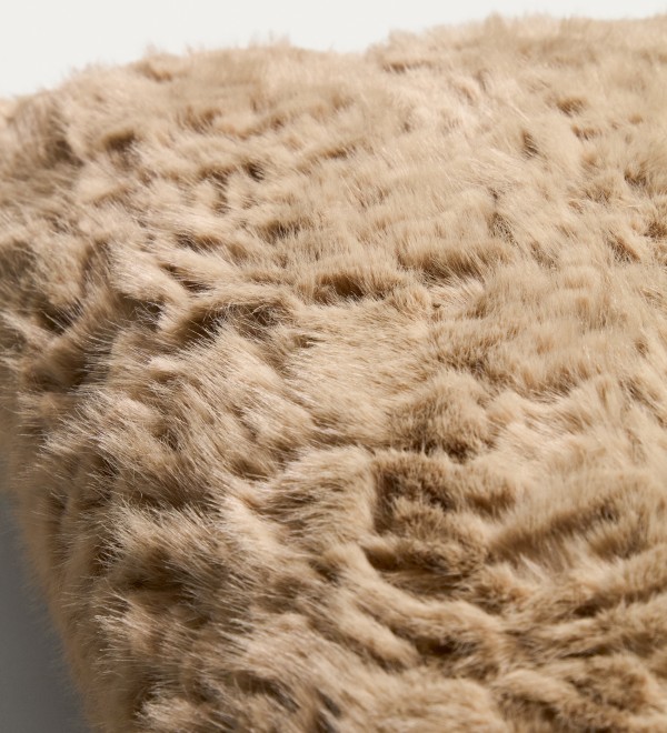 Чехол для подушки Oruma из искусственного меха светло-коричневого цвета, 60 x 40 см