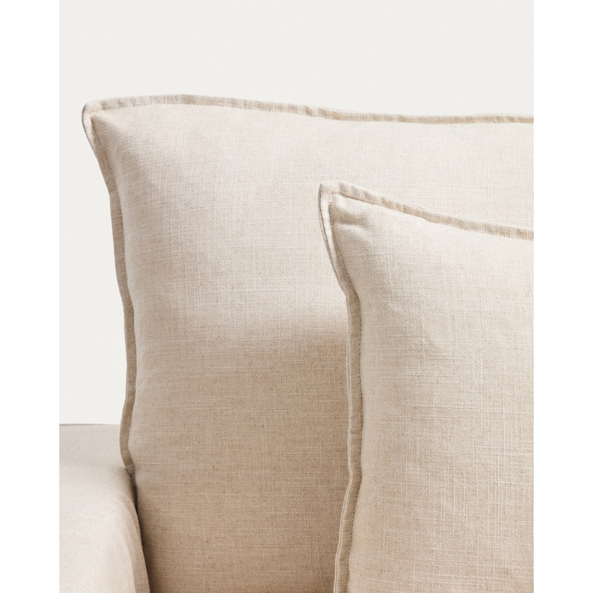 Кресло Anarela бежевого цвета из льна и вискозы со съемным чехлом, 150 см
