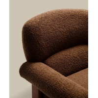 Кресло Cabana из серо-коричневого букле с ножками в отделке под орех