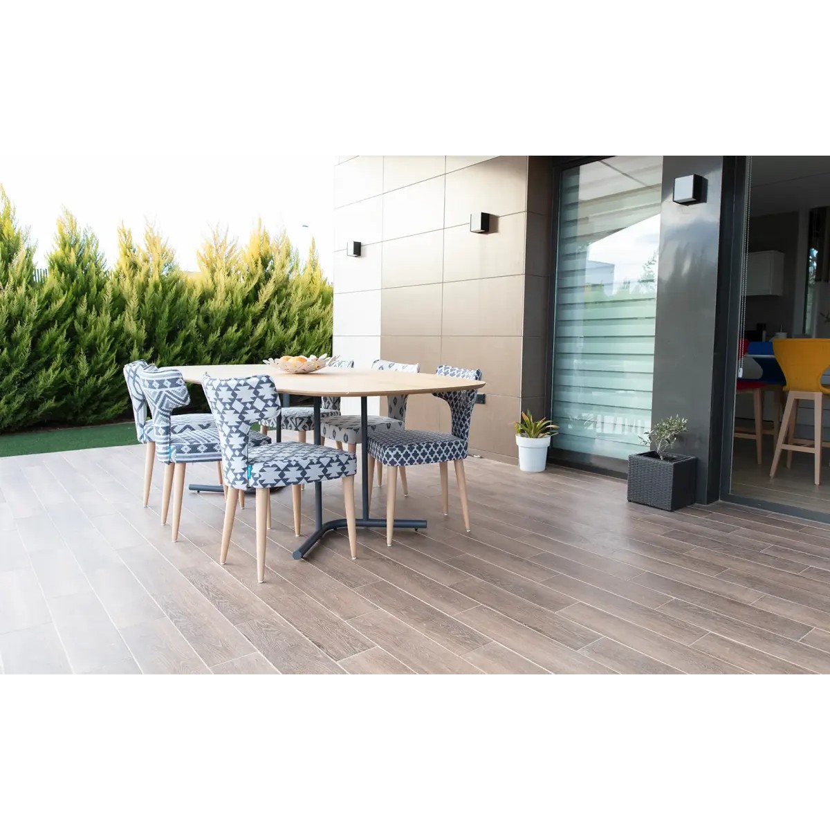 Овальный стол Triovo 140 x 100 см, 2 базы высотой 77