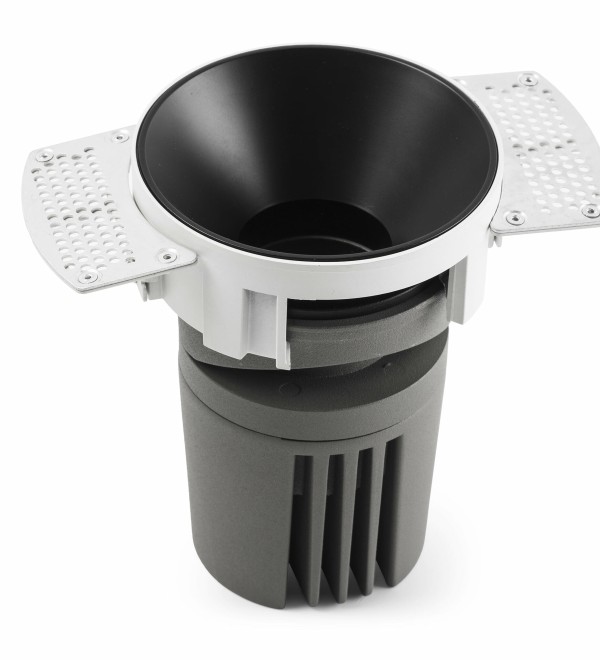 Встраиваемый светильник DEEP 78 R SMARCO черный 15° 2700K CRI90 SPREAD