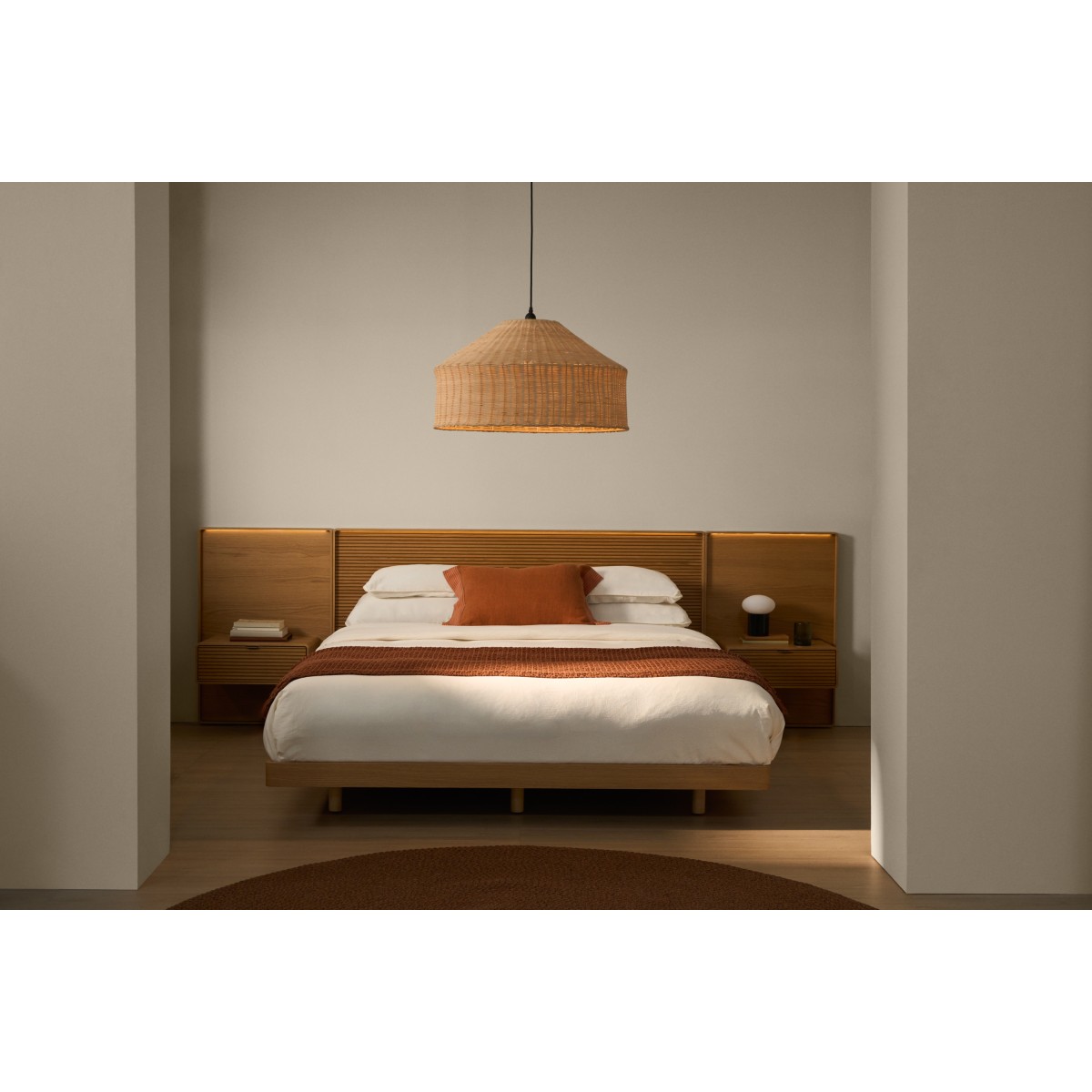 Кровать Norlen с 2 тумбочками из натурального шпона дуба, с подсветкой, 180 x 200 см