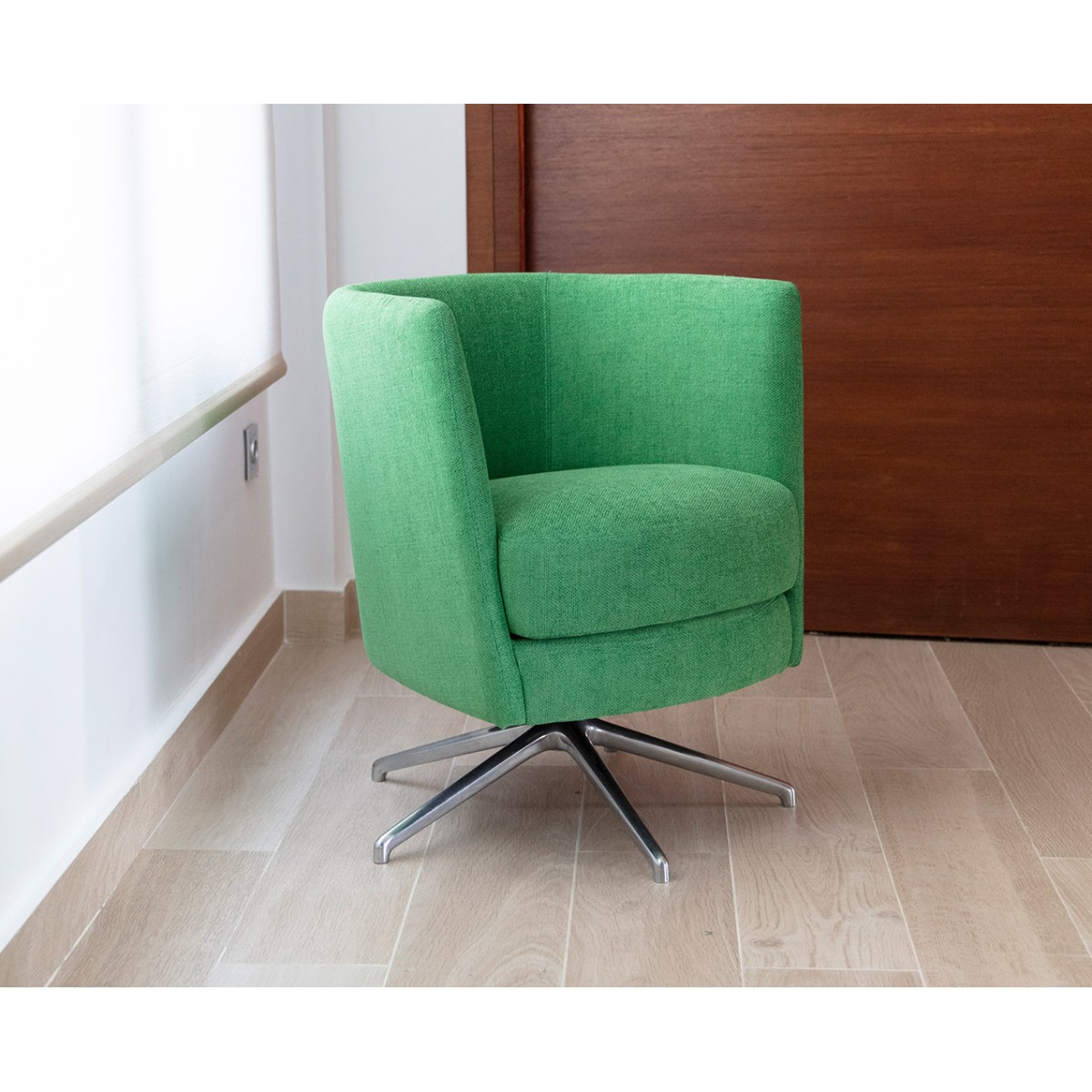Кресло Peque Swivel