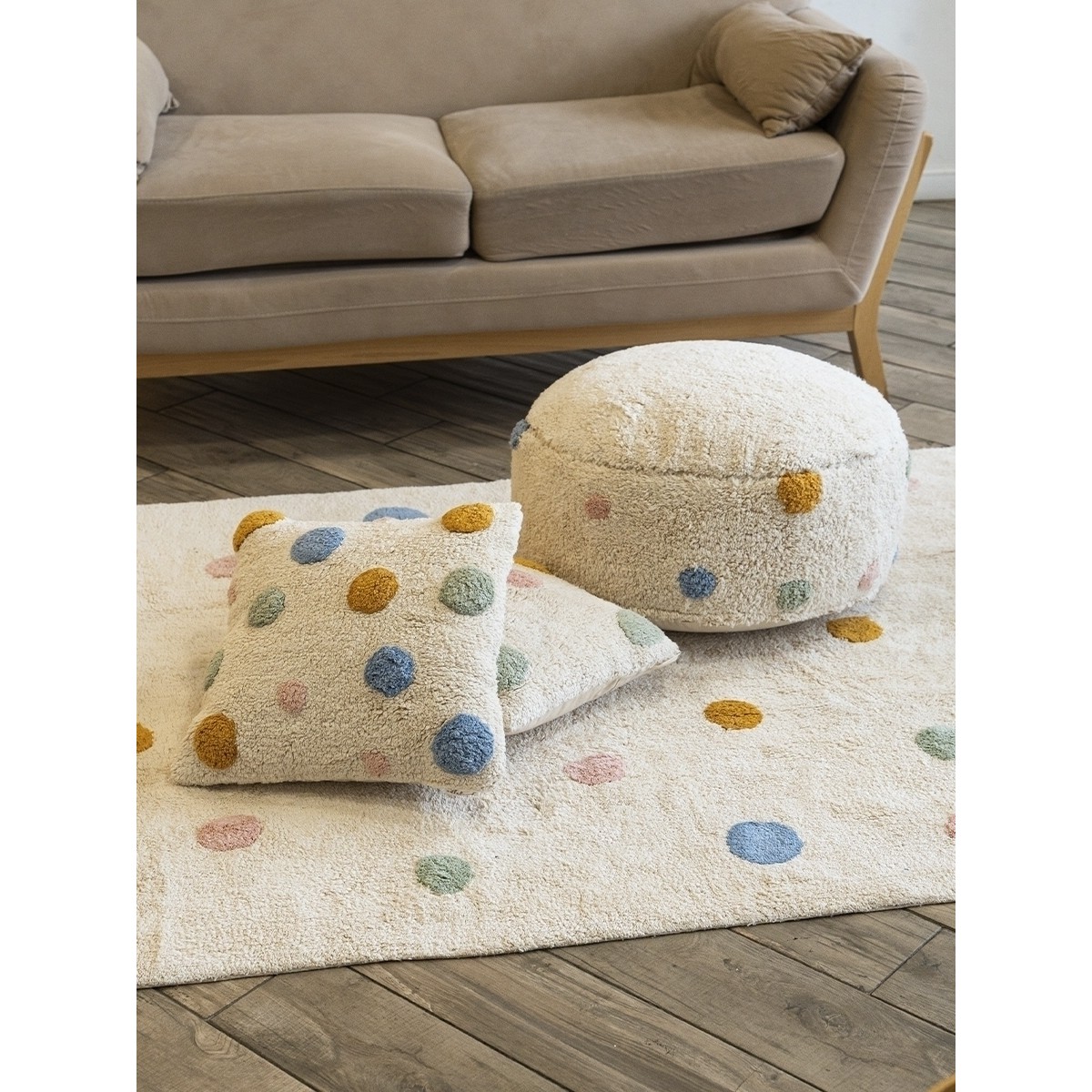 Подушка декоративная Lillaland Lovely Dots 40x40