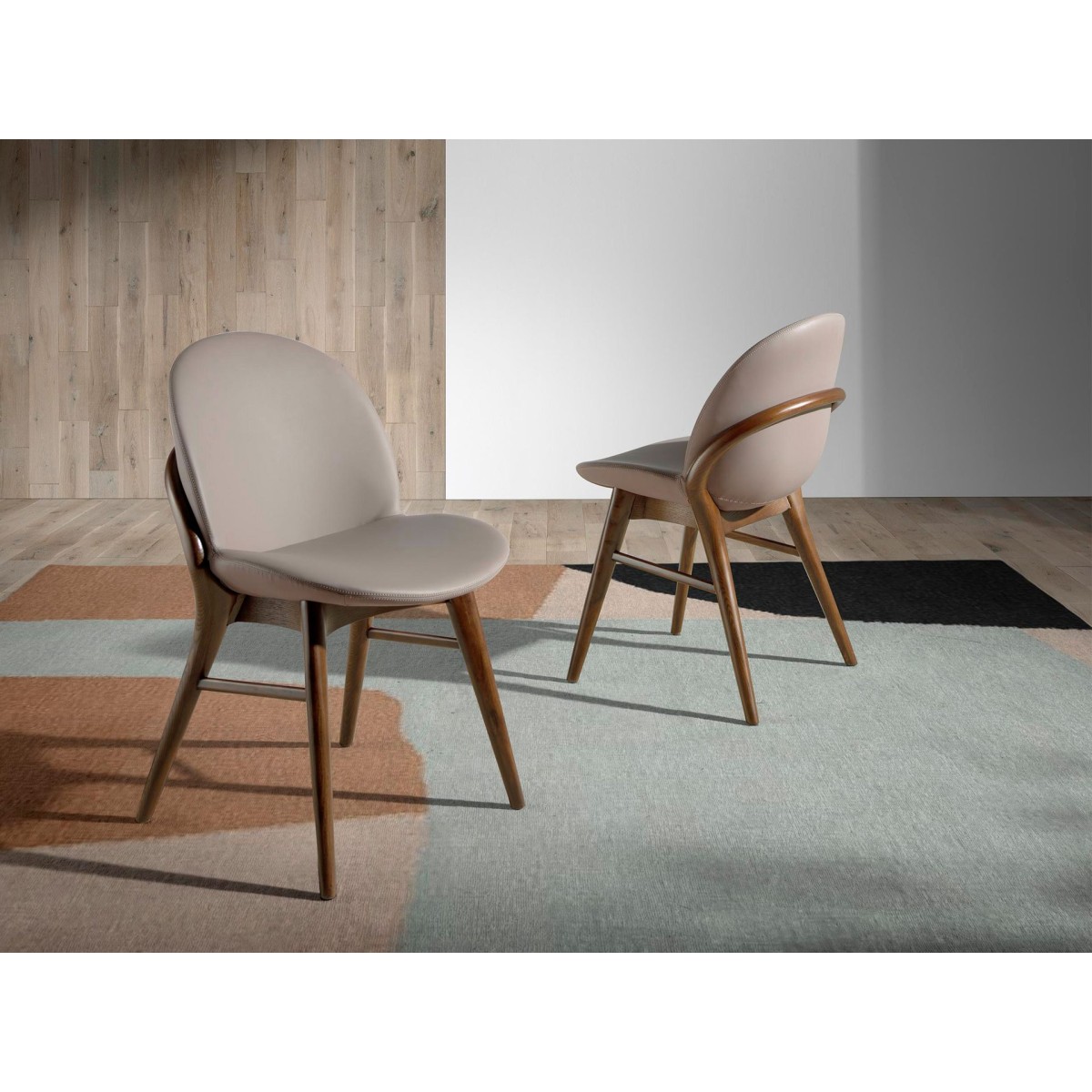 Стул CH19058/4107 с обивкой из экокожи и каркасом из массива ясеня