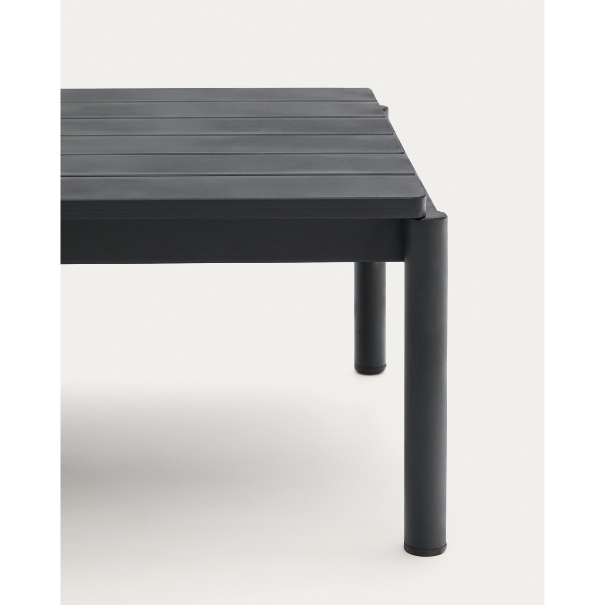 Журнальный столик Sorells из серого алюминия 63 x 149 см