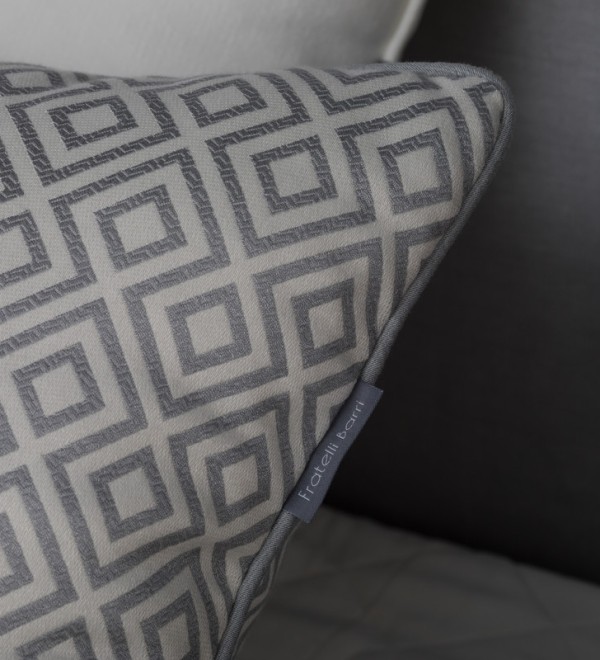Кияра (Chiara) комплект покрывало с саше и 6 подушками TEXTILE, FRATELLI BARRI