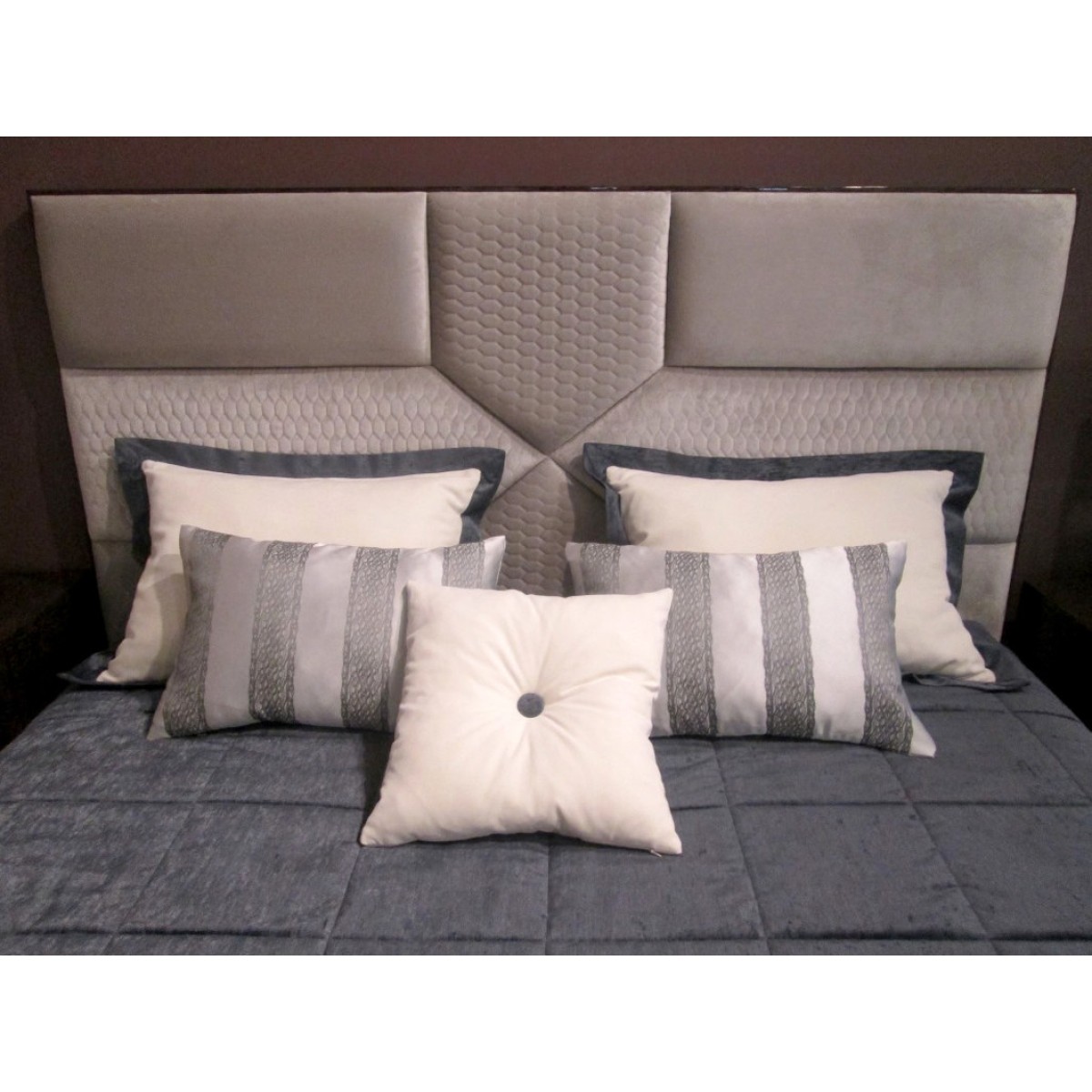Форли (Forli) Комплект покрывало, плед, 5 подушек TEXTILE, FRATELLI BARRI