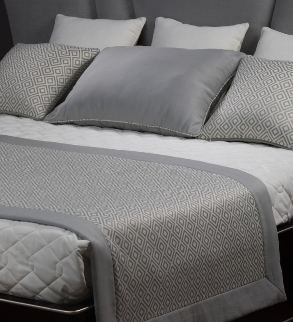 Кияра (Chiara) комплект покрывало с саше и 6 подушками TEXTILE, FRATELLI BARRI