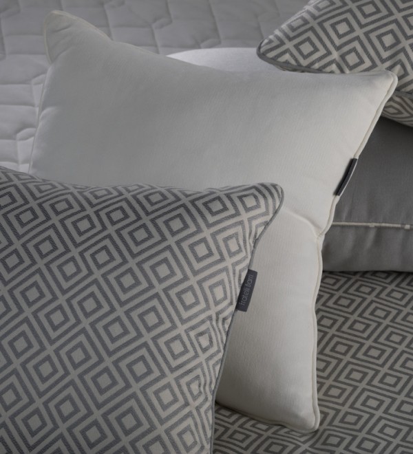 Подушка Chiara TEXTILE, FRATELLI BARRI