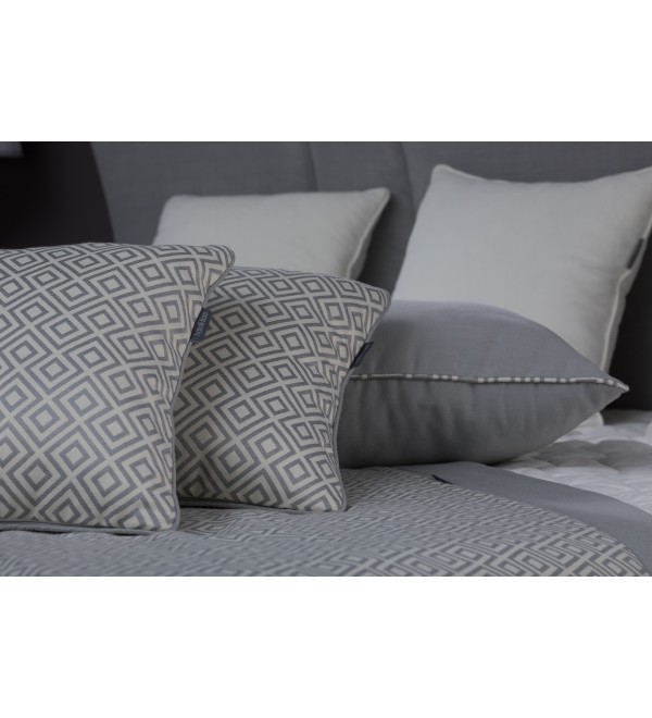 Кияра (Chiara) комплект покрывало с саше и 6 подушками TEXTILE, FRATELLI BARRI