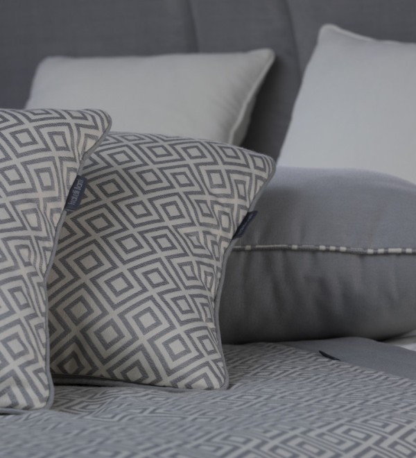 Кияра (Chiara) комплект покрывало с саше и 6 подушками TEXTILE, FRATELLI BARRI