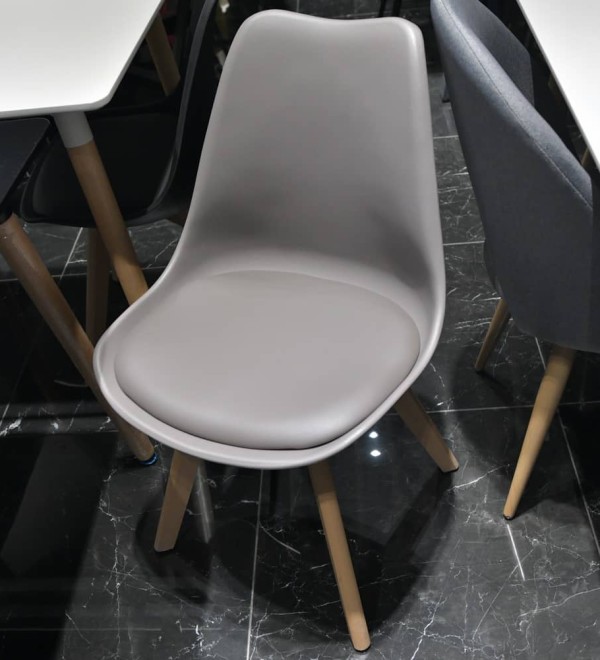 Комплект из 2-х стульев Eames Bon латте