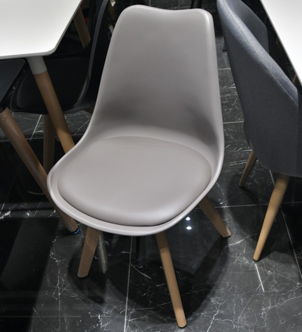 Стул Eames Bon латте
