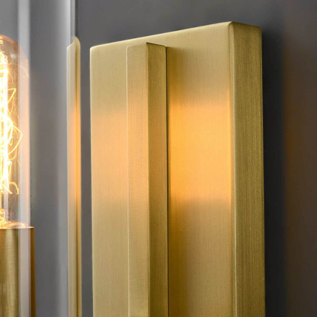 Настенный светильник Delight Collection MT8869-1W brass
