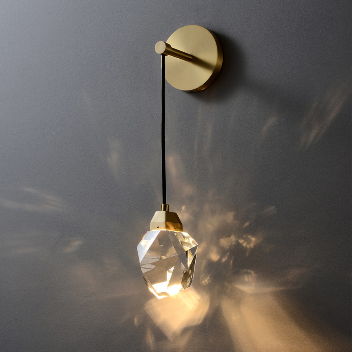 Настенный светильник Delight Collection Crystal rock II 9701W brass/clear
